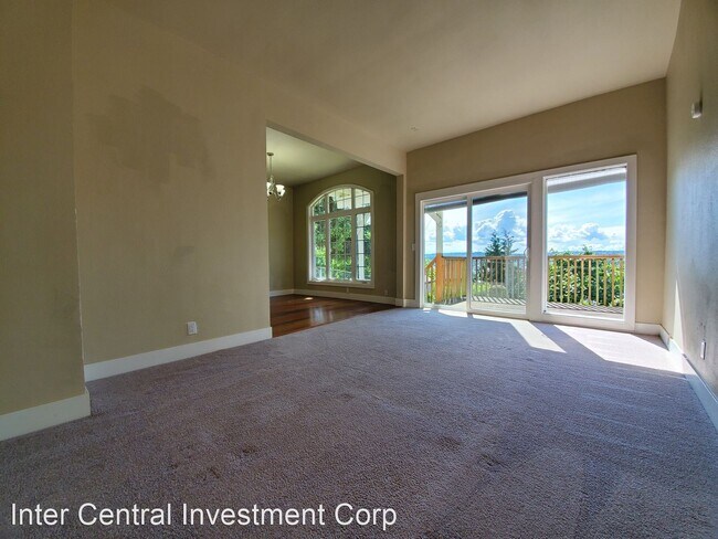 Building Photo - 3 br, 1 bath House - 611 Cedar Ave South