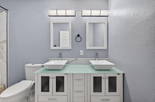 Building Photo - 15775 N Miami Ave