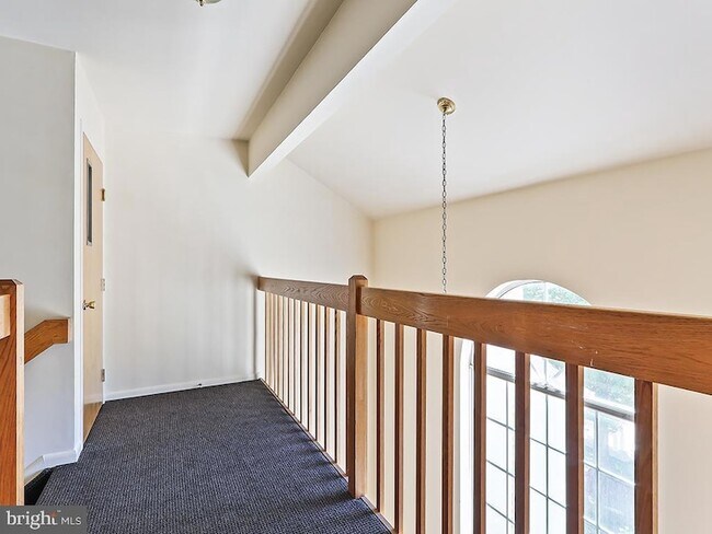 Building Photo - 303 Trinity Ct