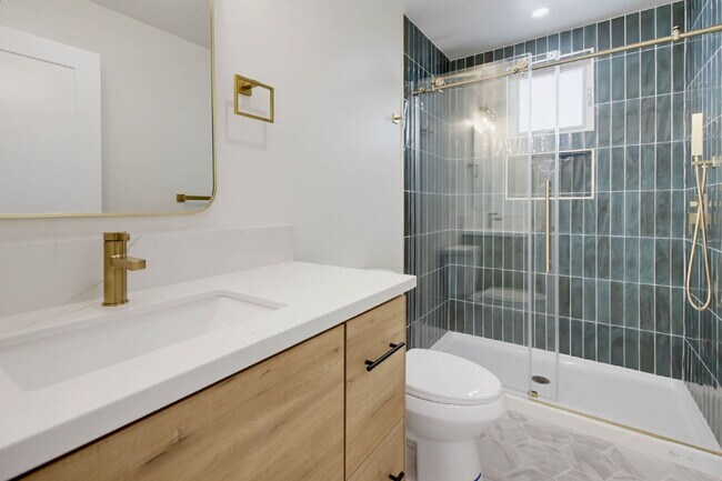 Building Photo - Breathtaking Bay Views & Large Private Deck - Walking Distance To Mission Bay