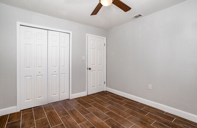 Building Photo - PRICE REDUCTION!!!!!!Very Cute Two Bedroom Single Family Home - Now Available