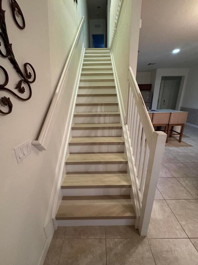 Building Photo - 3063 SW Otter Ln