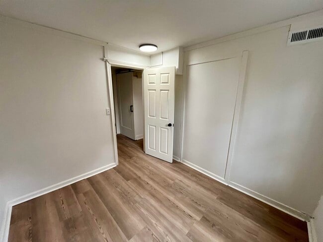 Building Photo - 500 Ridge St