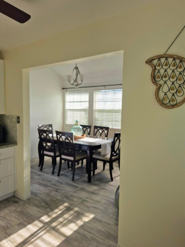 Building Photo - 1975 Westminster Cir