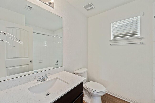 Building Photo - 108 Schuster Ct