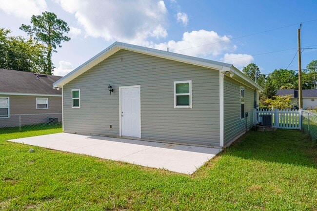 Building Photo - 874 Ervin St