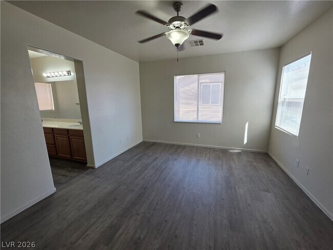 Building Photo - 7510 Perla Del Mar Ave