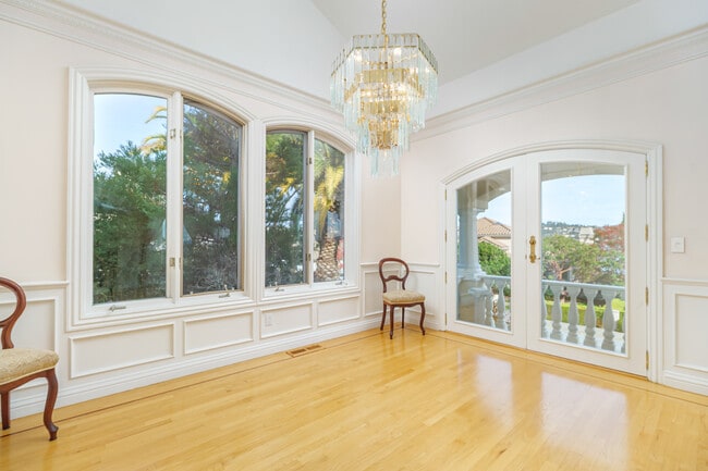 Building Photo - 17 Heron Dr