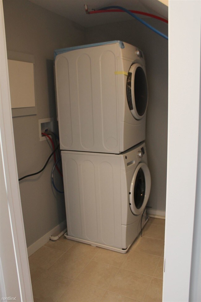 Building Photo - 2 br, 2 bath Condo - 708 N 19th St #2 Unit #2