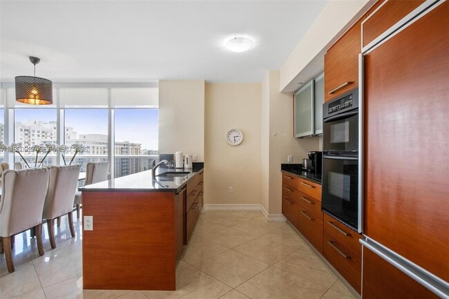 Building Photo - 1830 S Ocean Dr