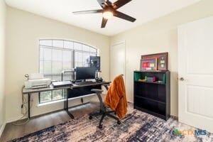 Building Photo - 102 Lariat Cir