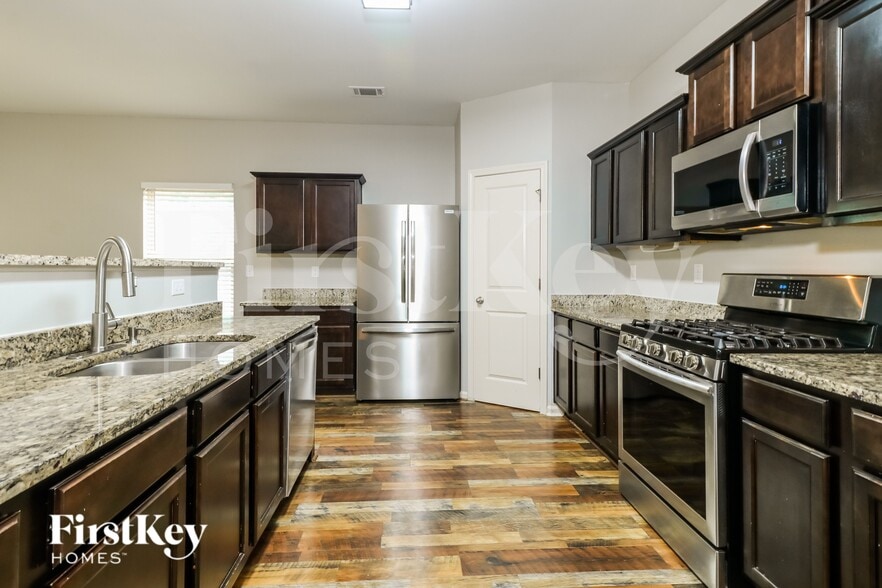 Building Photo - 639 Independence Ave