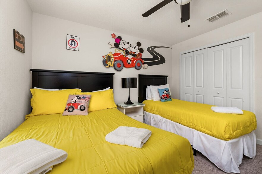 Building Photo - 8925 Stinger Dr