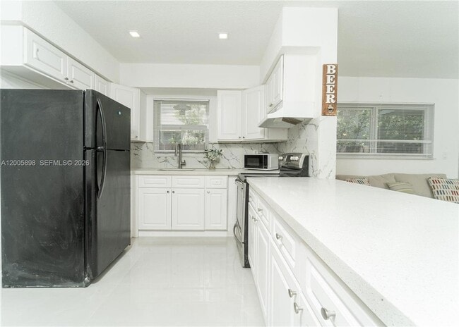 Building Photo - 2260 Charleston St