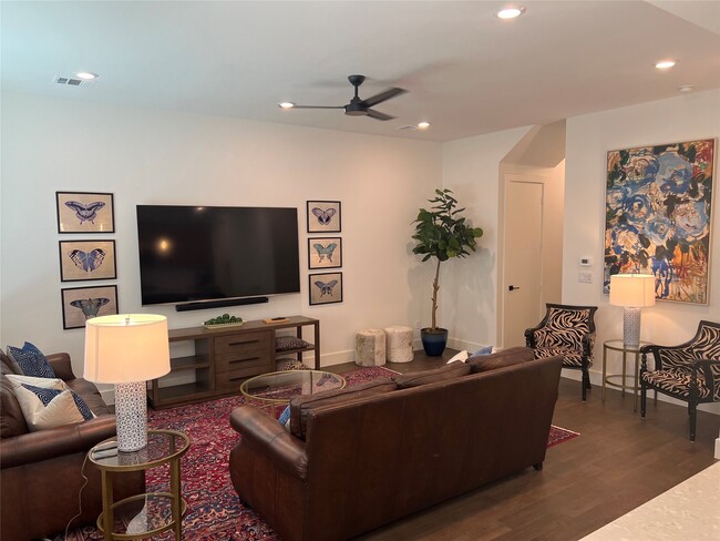 Primary Photo - 3009 Hibiscus St