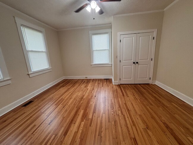 Building Photo - 2 Bedrooms- 1 Bathroom- House in Rockmart!