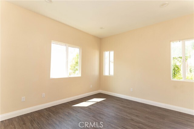 Building Photo - 9246 Cedros Ave