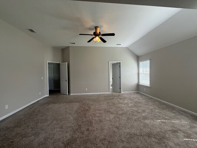 Building Photo - 50 Huntington Dr