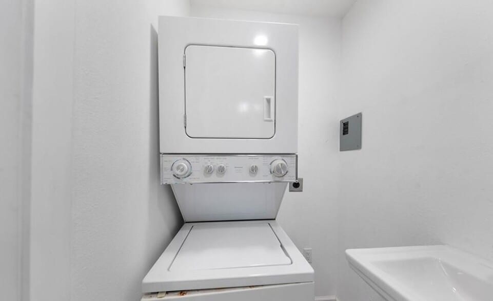 Building Photo - 313 McFadden Dr