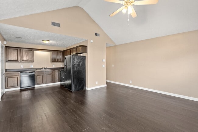 Building Photo - 1578 Chariot Dr