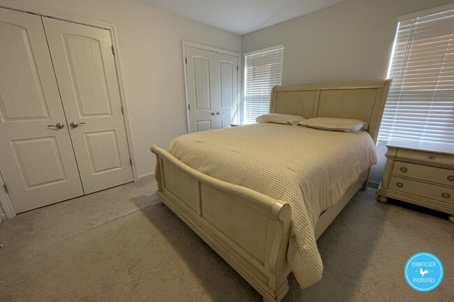 Building Photo - 201 Socket St