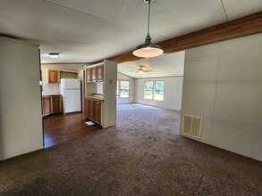 Building Photo - 2 Bedroom 2 Bathroom W/ Storage in family friendly neighborhood!