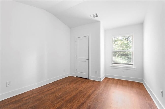 Building Photo - 5402 Brooklands Dr