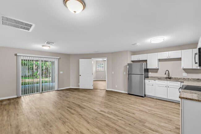 Building Photo - 319 Sw 9Th Ave