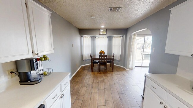 Building Photo - Embrace Spacious Living in Killeen!