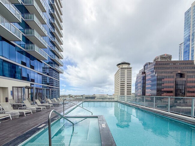 Building Photo - High-Floor 2BR Corner Unit with Expansive Views & 2 Parking at Azure Ala Moana