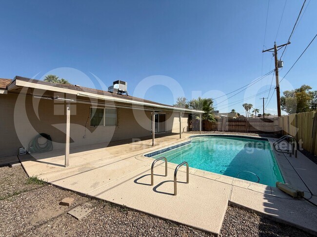 Building Photo - 8838 N 42nd Ave
