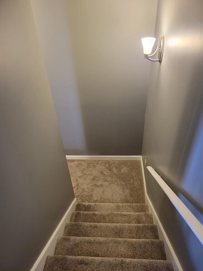 Building Photo - 116 Knollwood Ln