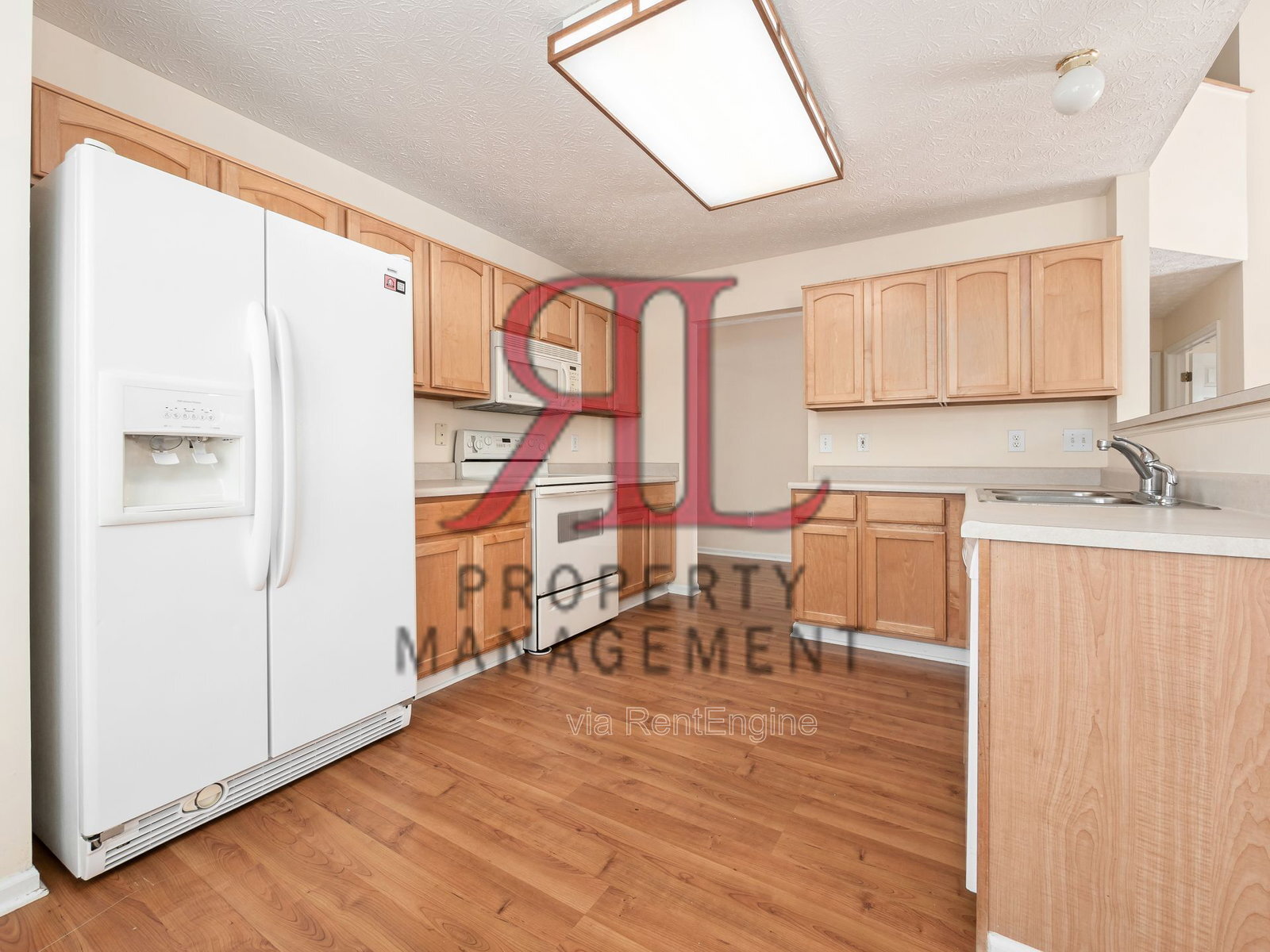 Building Photo - 5567 Hillbrook Dr