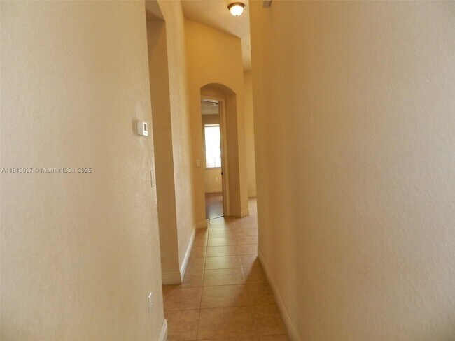 Building Photo - 16020 SW 91st Ct