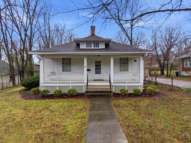 Building Photo - 303 Westwood Ave