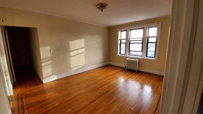 Building Photo - 82 Delano Ave