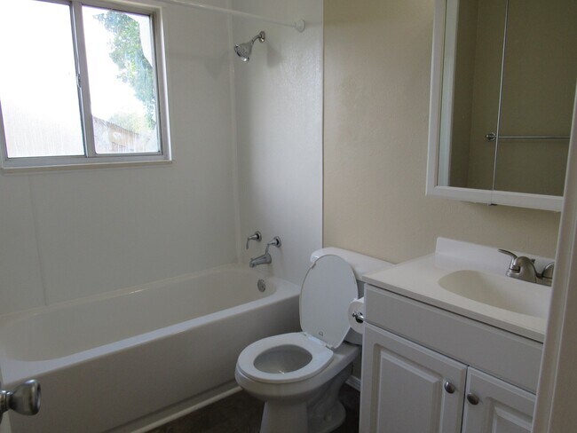 Building Photo - Remodeled Home in Thornton