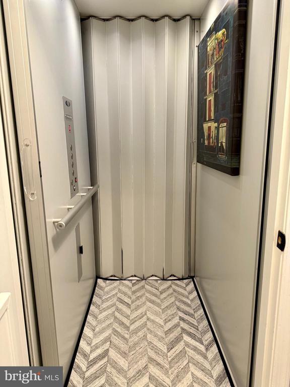 Building Photo - 7548 Morris St