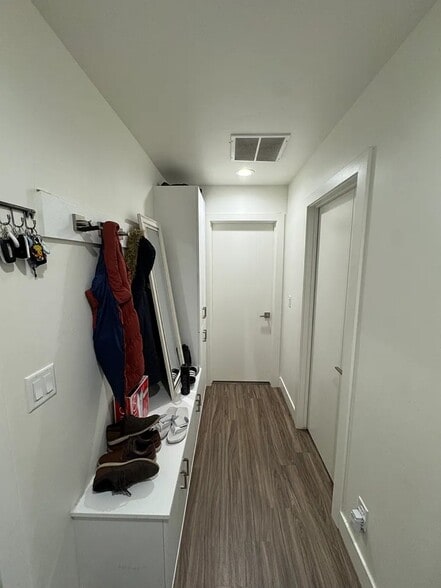 Building Photo - 1553 E Talo Ct