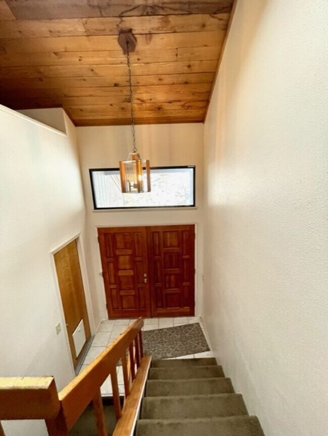 Building Photo - One of a kind property!  Huge lot, great h...
