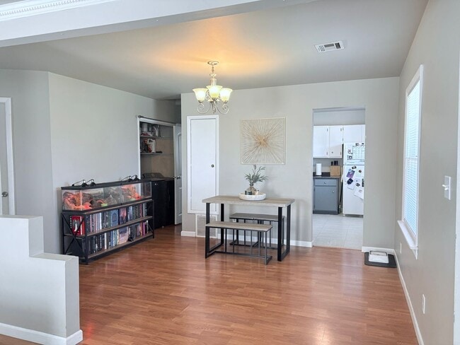 Building Photo - Charming two bedroom home in N.W. OKC