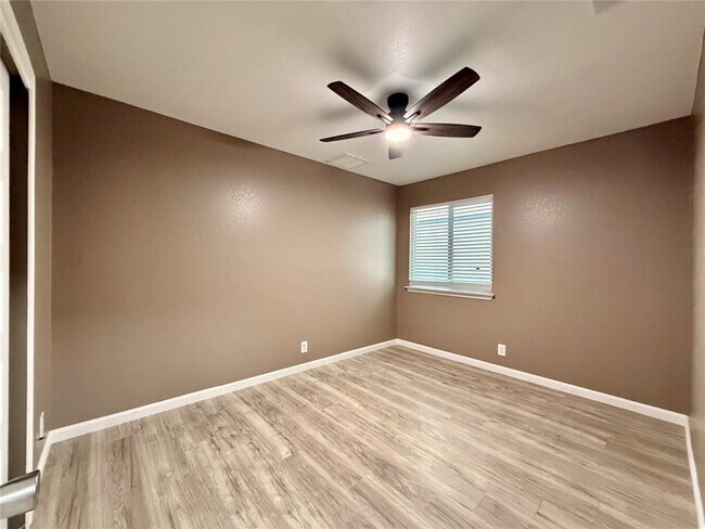 Building Photo - 12504 Paloma Blanca Way