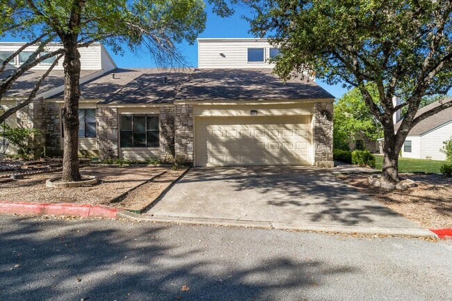 Building Photo - 8401 Echo Creek Ln