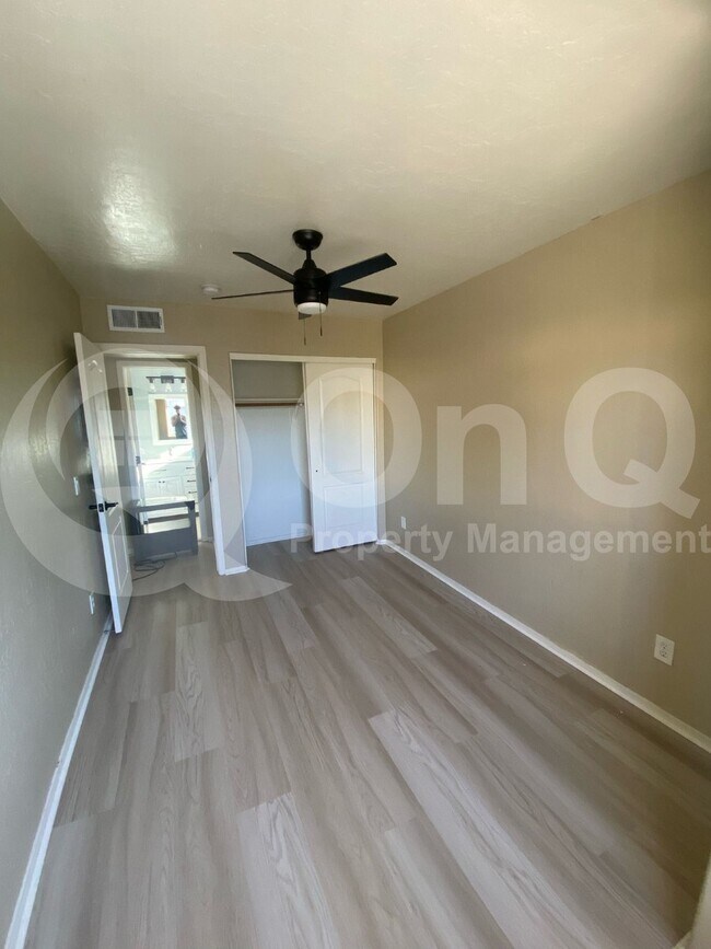 Building Photo - 877 W Shellfish Dr