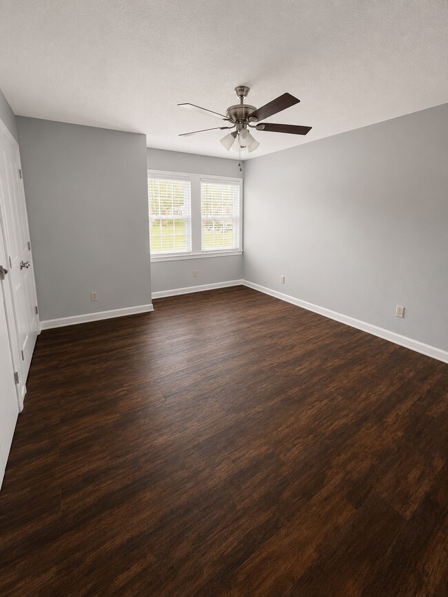 Building Photo - 101 Bayview Cir