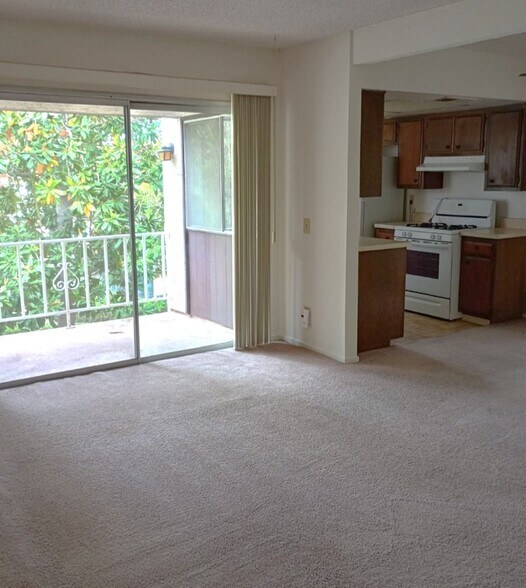 Building Photo - 6878 Navajo Rd