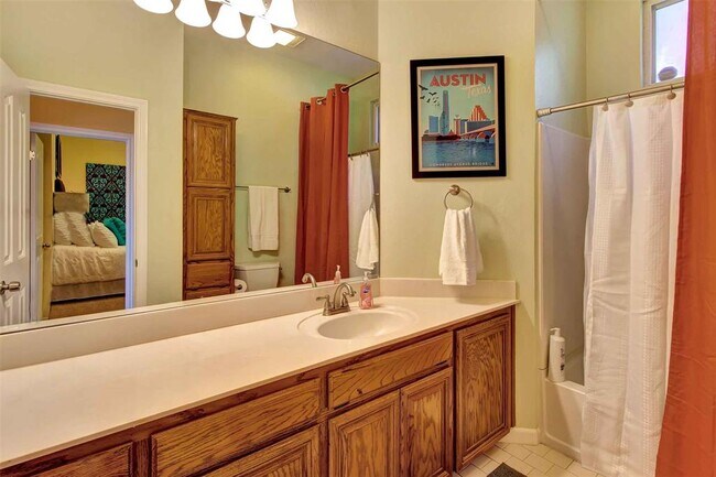 Building Photo - 2208 Trailside Dr