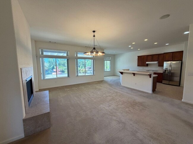 Building Photo - Spanish Springs 5bed/3bath - Move in Special now available!!