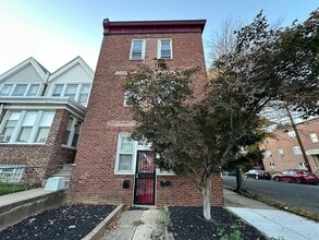 Building Photo - 1828 W Eleanor St