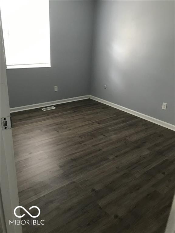 Building Photo - 9444 English Oak Dr